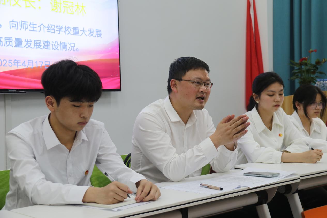 124AE99387E825C6732B551D1BDF8E10